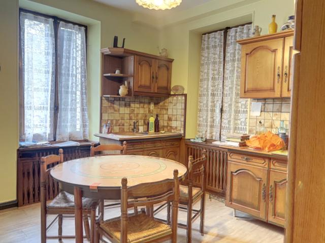SAINT FERRÉOL EN EXCLUSIVITÉ PROPRIÉTÉ DE CARACTÈRE 122 m2 TERRAIN PLAT DE 2 223 m2 avec des dépendances