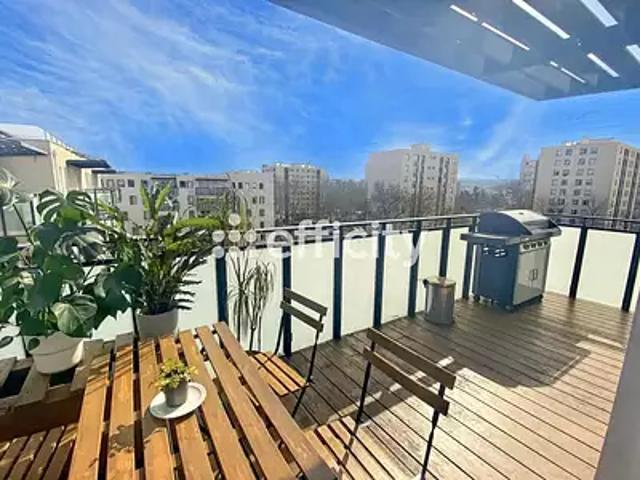 Saint Fons 69190 Achat / Vente appartement 4 pièces t4 au dernier étage balcon
