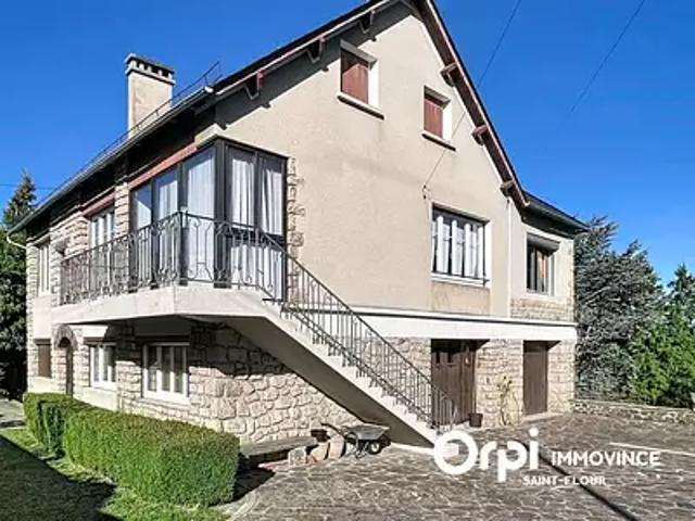 Saint Flour 15100 Achat / Vente maison 7 pièces t7 jardin terrasse