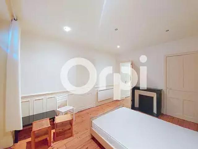 Saint Flour 15100 Location appartement 1 pièce t1 cave