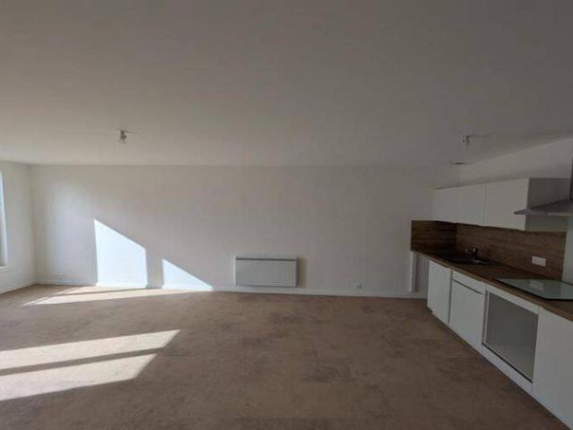 SAINT FLORENTIN bel appartement F4 refait entièrement à neuf av