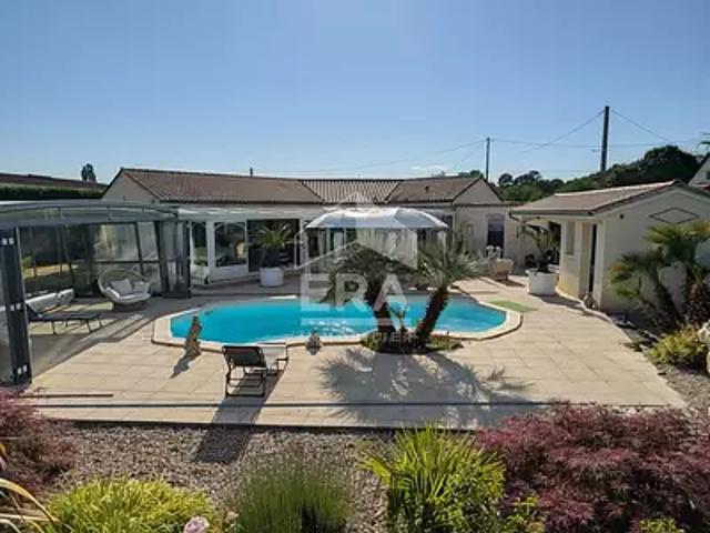 Saint Front de Pradoux 24400 Achat / Vente maison 7 pièces t7 au dernier étage piscine