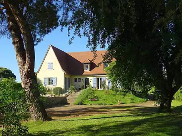 Saint Front de Pradoux 24400 Achat / Vente maison 9 pièces t9 au dernier étage