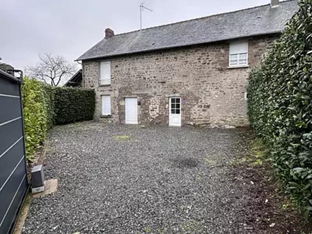 Saint Fraimbault de Prières 53300 Location maison 5 pièces t5
