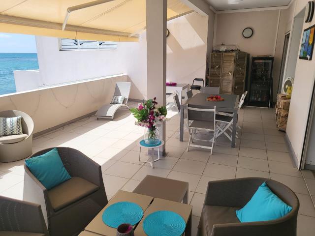 SAINT FRANCOIS APPARTEMENT T3 HAUT STANDING VUE MER