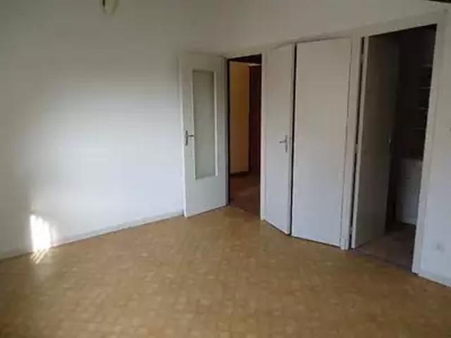 Saint Gaudens 31800 Location appartement 1 pièce t1 au dernier étage