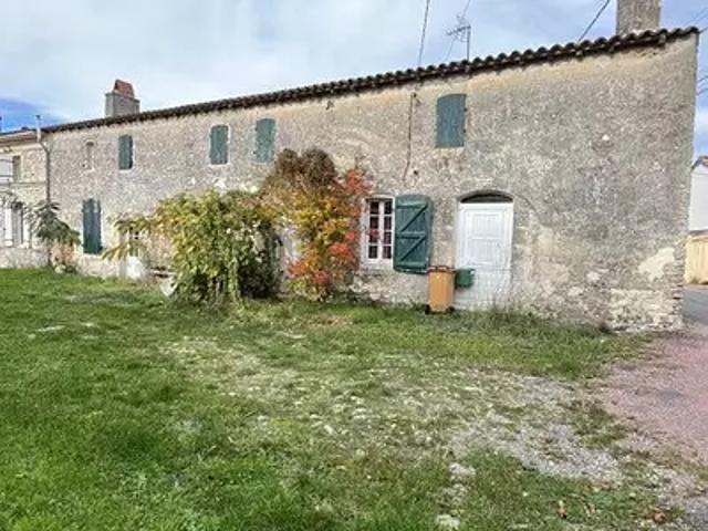 Saint Genès de Blaye 33390 Achat / Vente maison 4 pièces t4 au dernier étage parking