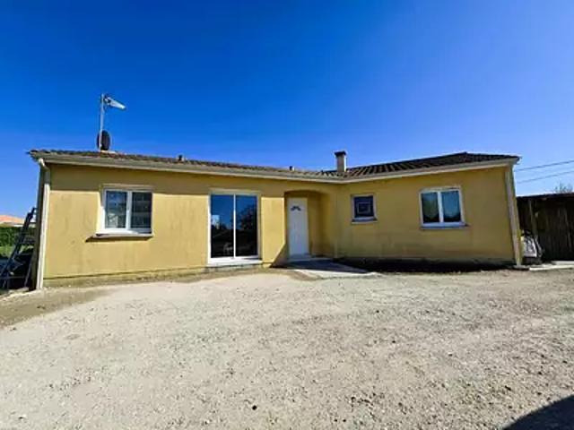 Saint Genès de Blaye 33390 Achat / Vente maison 5 pièces t5 au dernier étage