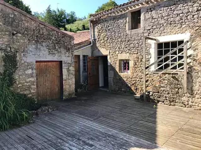 Saint Généroux 79600 Achat / Vente maison 8 pièces t8 au dernier étage