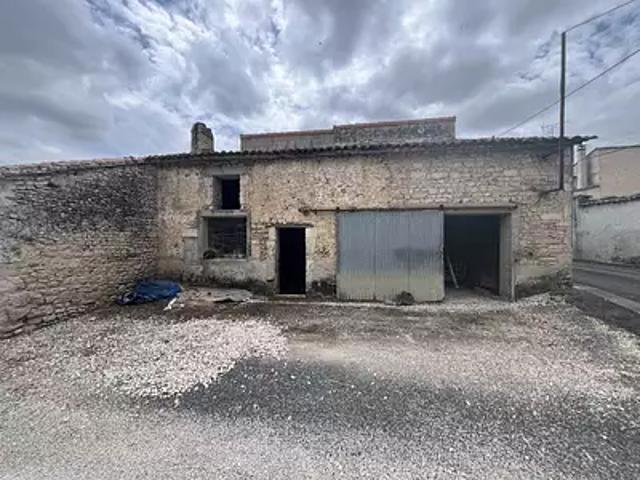 Saint Genis d'Hiersac 16570 Achat / Vente maison 2 pièces t2 parking