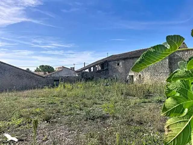 Saint Genis d'Hiersac 16570 Achat / Vente maison 2 pièces t2 parking