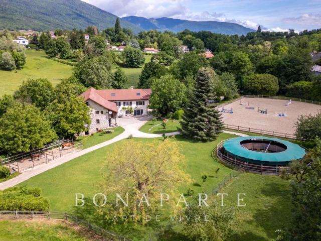 Saint Genis Pouilly Domaine Équestre Privé – Aux Portes De. 314m² Saint Genis Pouilly