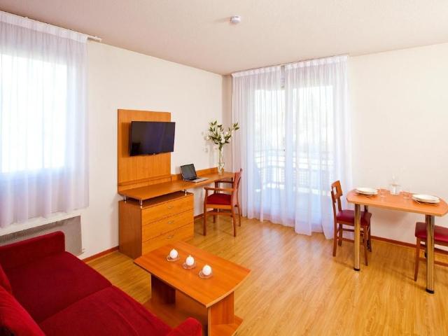 Saint Genis Pouilly Lovely 1 BR apartment on the doorstep of Geneva