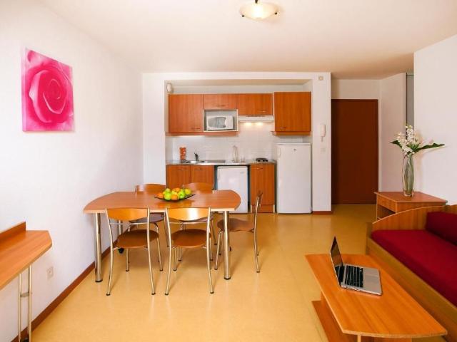 Saint Genis Pouilly Lovely 2 BR apartment on the doorstep of Geneva