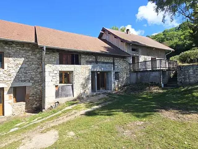 Saint Genix les Villages 73240 Achat / Vente maison 5 pièces t5 au dernier étage cave