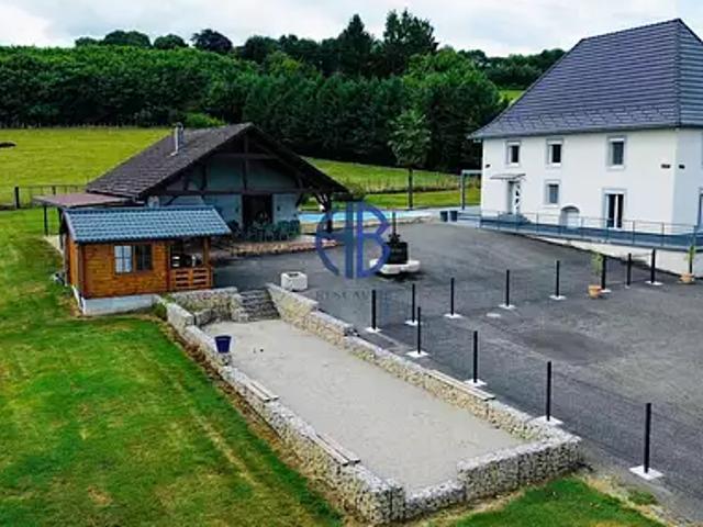 Saint Genix les Villages 73240 Achat / Vente maison 8 pièces t8 au dernier étage piscine
