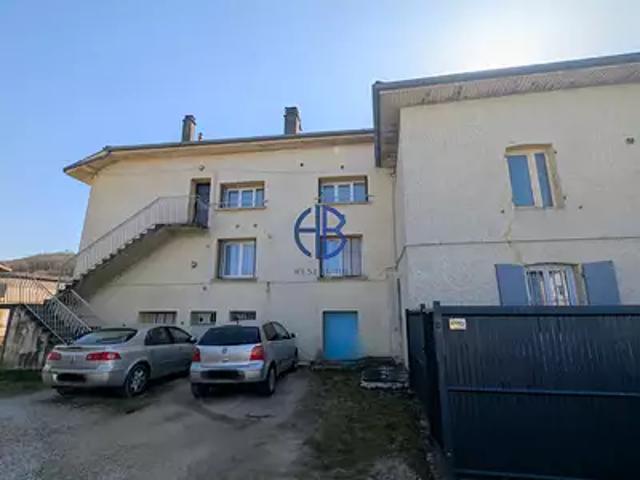 Saint Geoirs 38590 Achat / Vente appartement 2 pièces t2 au dernier étage cave