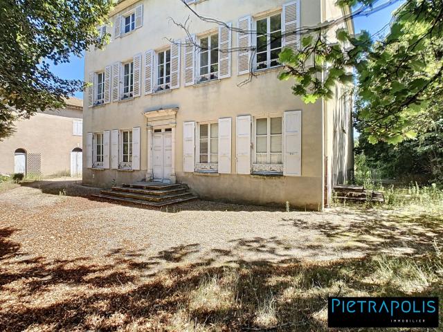 Saint Georges De Reneins Centre Plateau Duplex A Amenager En. 65m² Saint Georges de Reneins