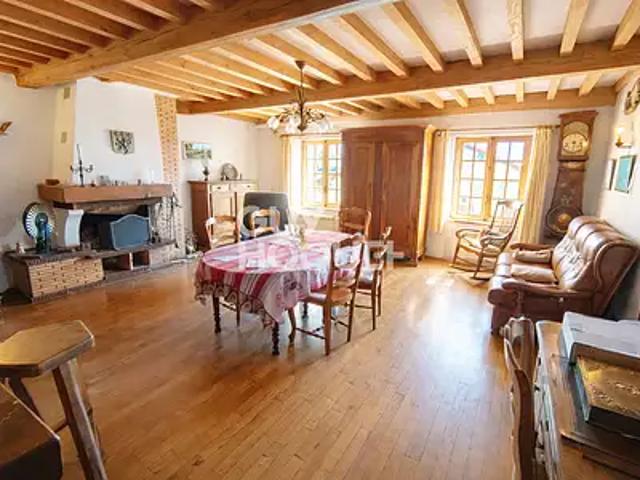 Saint Georges en Couzan 42990 Achat / Vente maison 8 pièces t8 au dernier étage cave
