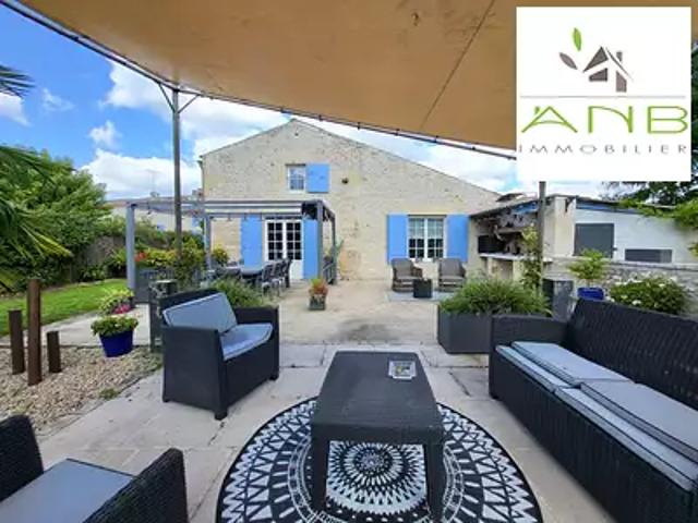 Saint Germain du Seudre 17240 Achat / Vente maison 10 pièces t10 piscine terrasse