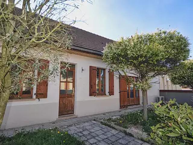 Saint Germain des Fossés 03260 Achat / Vente maison 4 pièces t4 au dernier étage terrasse