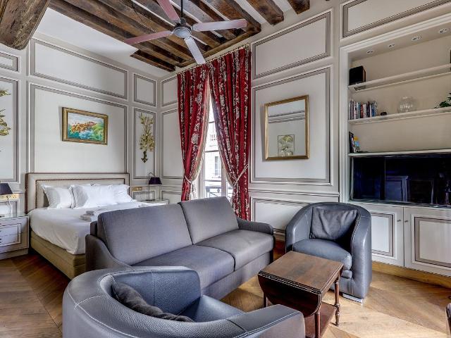 Saint Germain des Prés Odeon Suite, Paris Amsterdam Apartments for Rent