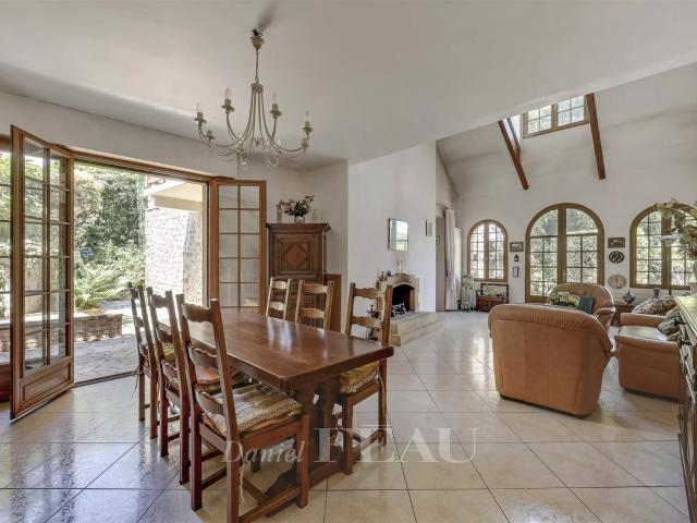 Saint Germain En Laye Secteur du Prieuré Maison familial. 204m² Saint Germain en Laye