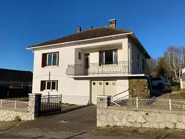 Saint Germain les Belles 87380 Location maison 3 pièces t3 jardin terrasse