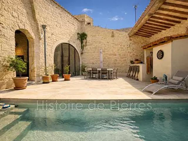 Saint Gilles 30800 Achat / Vente maison 14 pièces t14 piscine