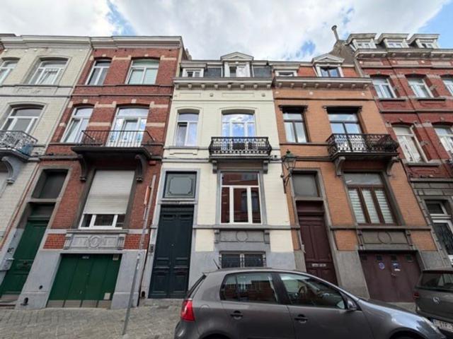 Saint Gilles – Chatelain | Spacious 5 bedroom house