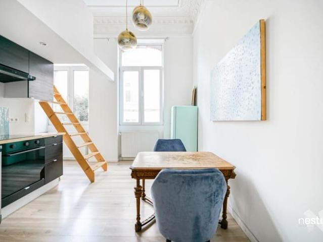Saint Gilles – Semi furnished one bedroom flat