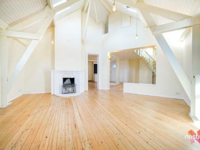 Saint Gilles Two bedroom flat + terrace