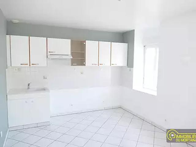 Saint Hilaire du Harcouët 50600 Location appartement 2 pièces t2 au dernier étage