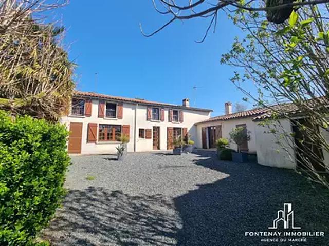 Saint Hilaire de Voust 85120 Achat / Vente maison 7 pièces t7 terrasse