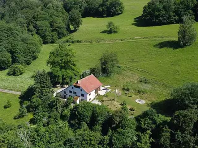 Saint Hippolyte 25190 Achat / Vente maison 8 pièces t8 au dernier étage