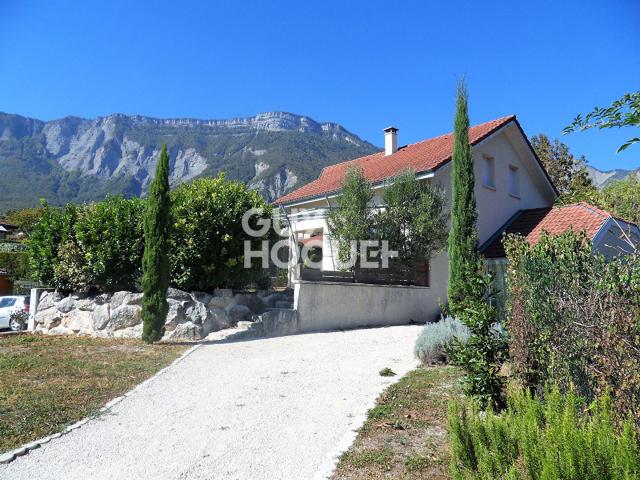 Saint Ismier – Maison individuelle meublée T5 de 86 m² avec garage et jardin