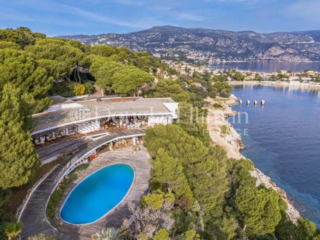 SAINT JEAN CAP FERRAT: Avec accès privatif à la mer! 897m² Saint Jean Cap Ferrat