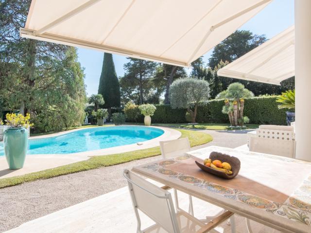 SAINT JEAN CAP FERRAT ÉLÉGANTE VILLA BELLE ÉPOQUE MEUBLÉE DE 254 M² CHARME INTEMPOREL QUARTIER RECHERCHÉ MAGNIFIQUE TERRAIN PISCINE PRIVÉE
