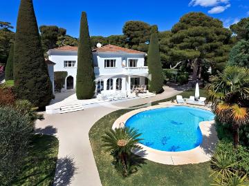 SAINT JEAN CAP FERRAT – MAGNIFIQUE VILLACatherine PiguetAlma Immobilier