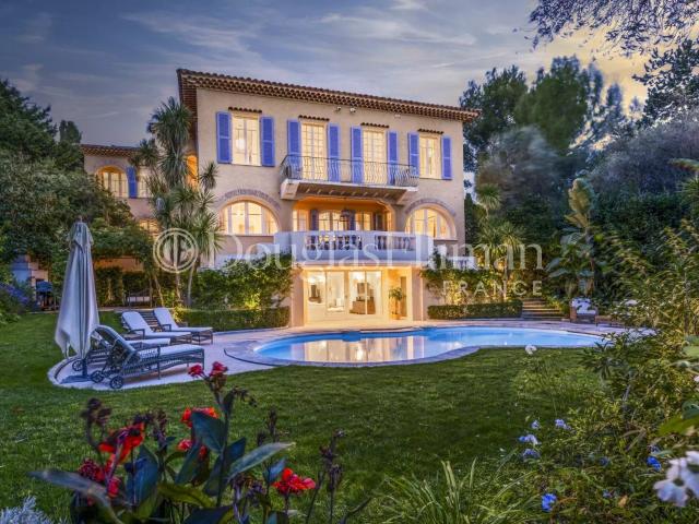 Saint Jean Cap Ferrat — Une propriété d’exception à deux pas. 430m² Saint Jean Cap Ferrat