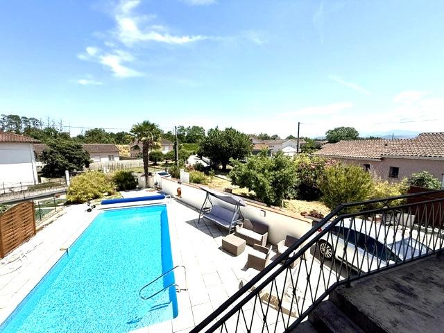 SAINT JEAN DU FALGA: MAISON DE TYPE 5 A VENDRE DE 143 M2 AVEC GARAGE ET PISCINE