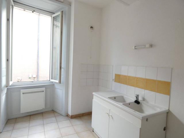 Saint Jean du Gard, appartement trois chambres, loyer convention