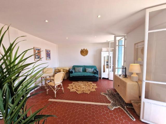 saint jean d angely superbe 25m² balcon sud