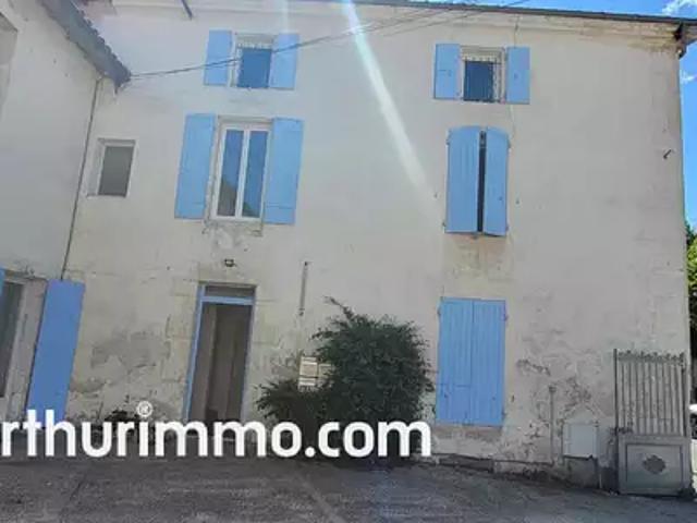Saint Jean d'Angély 17400 Achat / Vente appartement 3 pièces t3