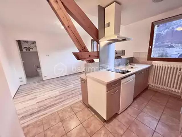 Saint Jean de Maurienne 73300 Achat / Vente appartement 2 pièces t2 au dernier étage