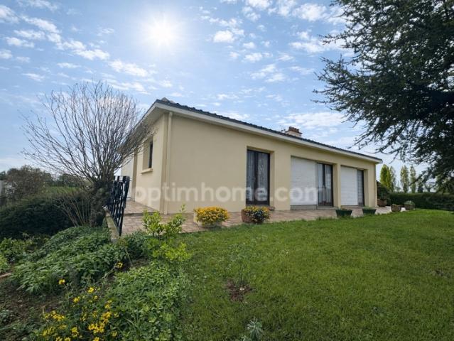 SAINT JEAN DE BEUGNE 85210 MAISON 3 CHAMBRES AVEC SOUS SOL COMPLET SUR 812M²