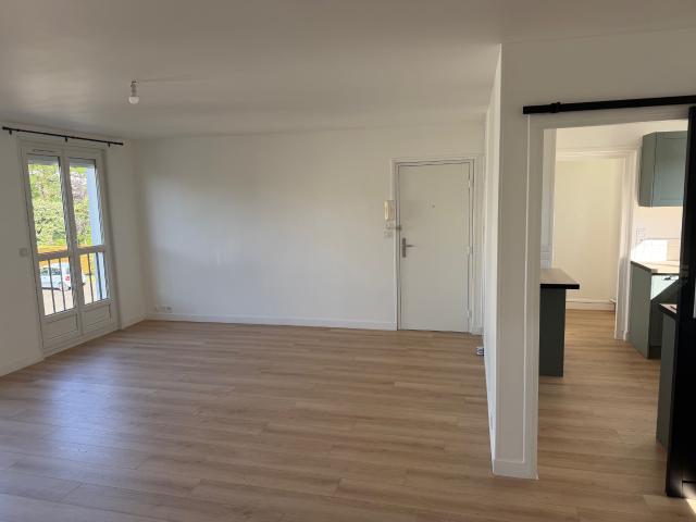 SAINT JEAN DE BRAYE DANS RESIDENCE T4 RENOVE 81.43 m²