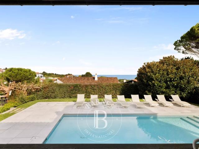 Saint Jean De Luz, Au Calme, Maison De 340 M² Avec Maison D'. 460m² Saint Jean de Luz