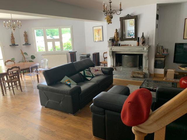 SAINT JEAN DE LUZ, MAISON DE 190 M2 AVEC GARAGE