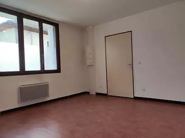 Saint Jean en Royans 26190 Location appartement 3 pièces t3